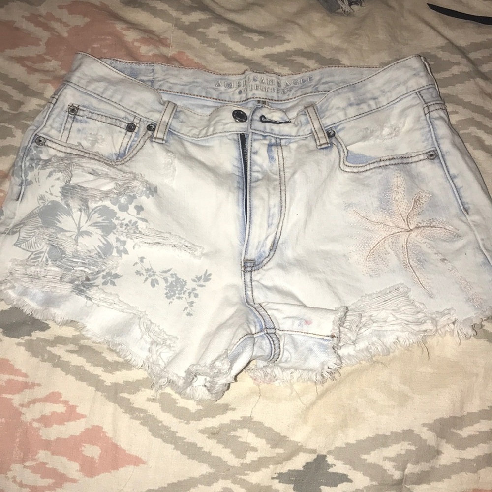 American Eagle High waisted shorts